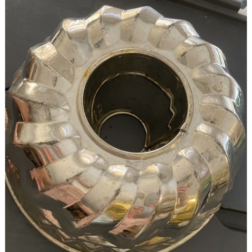 Kaiser Bundt Pan Jello Mold Fluted Bakeware Made in West Germany 9" Farmhouse - Picture 2 of 15